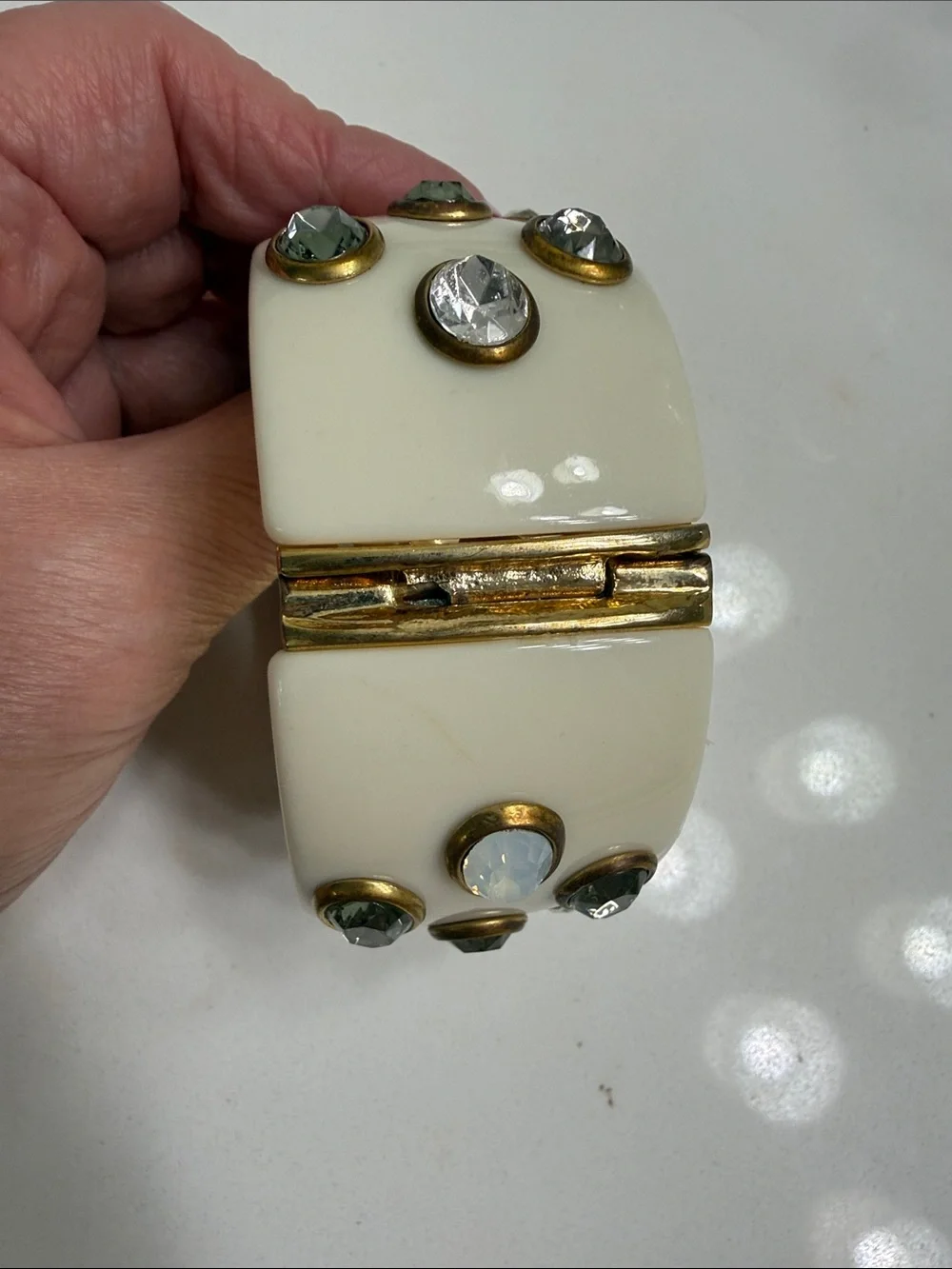 N/A elegant off